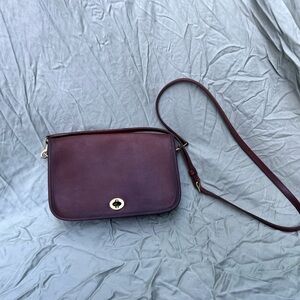 Elegant Coach Leather Crossbody Bag Vintage 9755